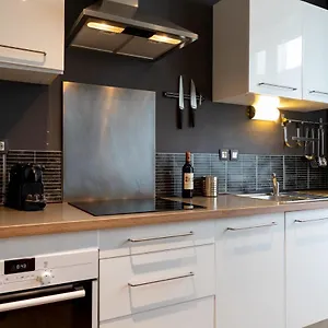 Apartment Centre Et Gare A Pied - Parking Et Patio, Vannes