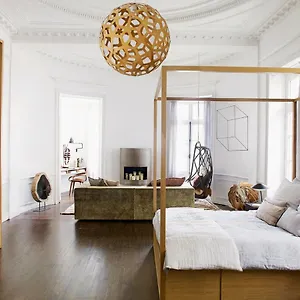 Apartment A, Vannes